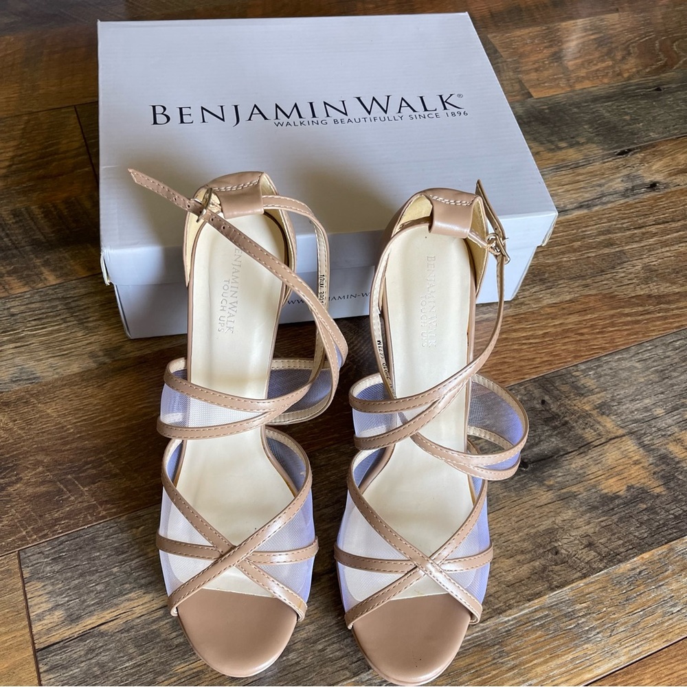 Benjamin Walk Ups Platform Heels Size 10.5